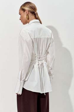 Приталенная рубашка из хлопка кремового цвета