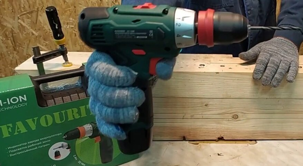 Акк. дрель-шуруповёрт FAVOURITE DC 12MF 12В, 2Ач, 22Нм Li-ion съём.патрон (101121312)