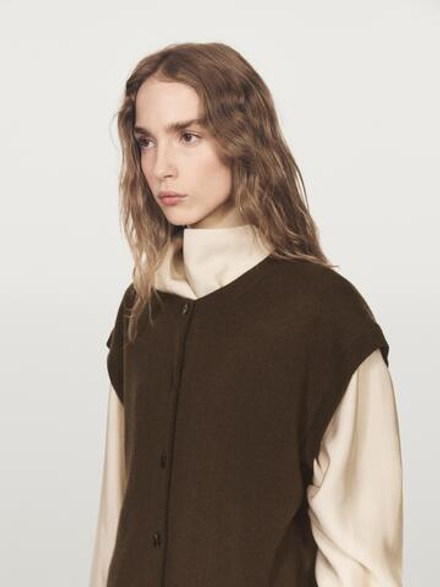 Massimo Dutti Трикотажный жилет с круглым вырезом, шоколадный