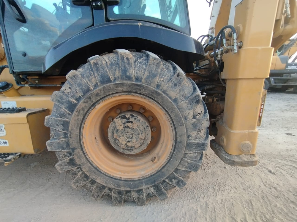 LGCM LGB* Экскаватор-погрузчик LGB88 (Дизельный, 4,3 л, 102 л.с., АТ)