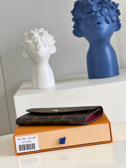 Louis Vuitton Emilie Wallet