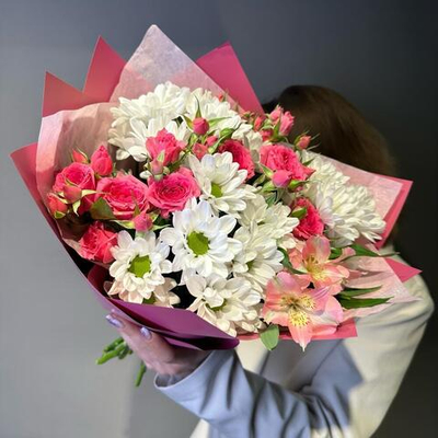 Букет "Розе" (кустовая роза, хризантема ромашка, альстромерия)