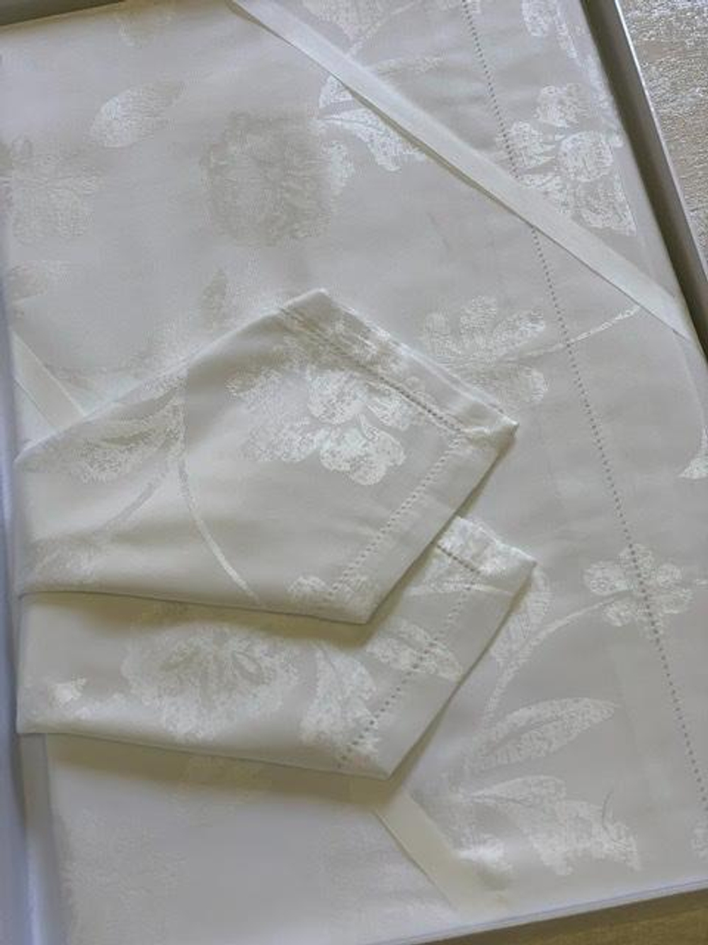 Скатерть 170х220 и 8 салфеток Gamba 9205 Bianco белая