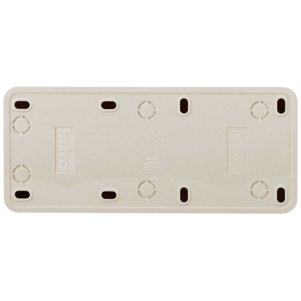 Розетка Intro Quadro 2-206-11 с заземлением тройная 3х2P+E 16А-250В IP20 ОУ сосна | Intro