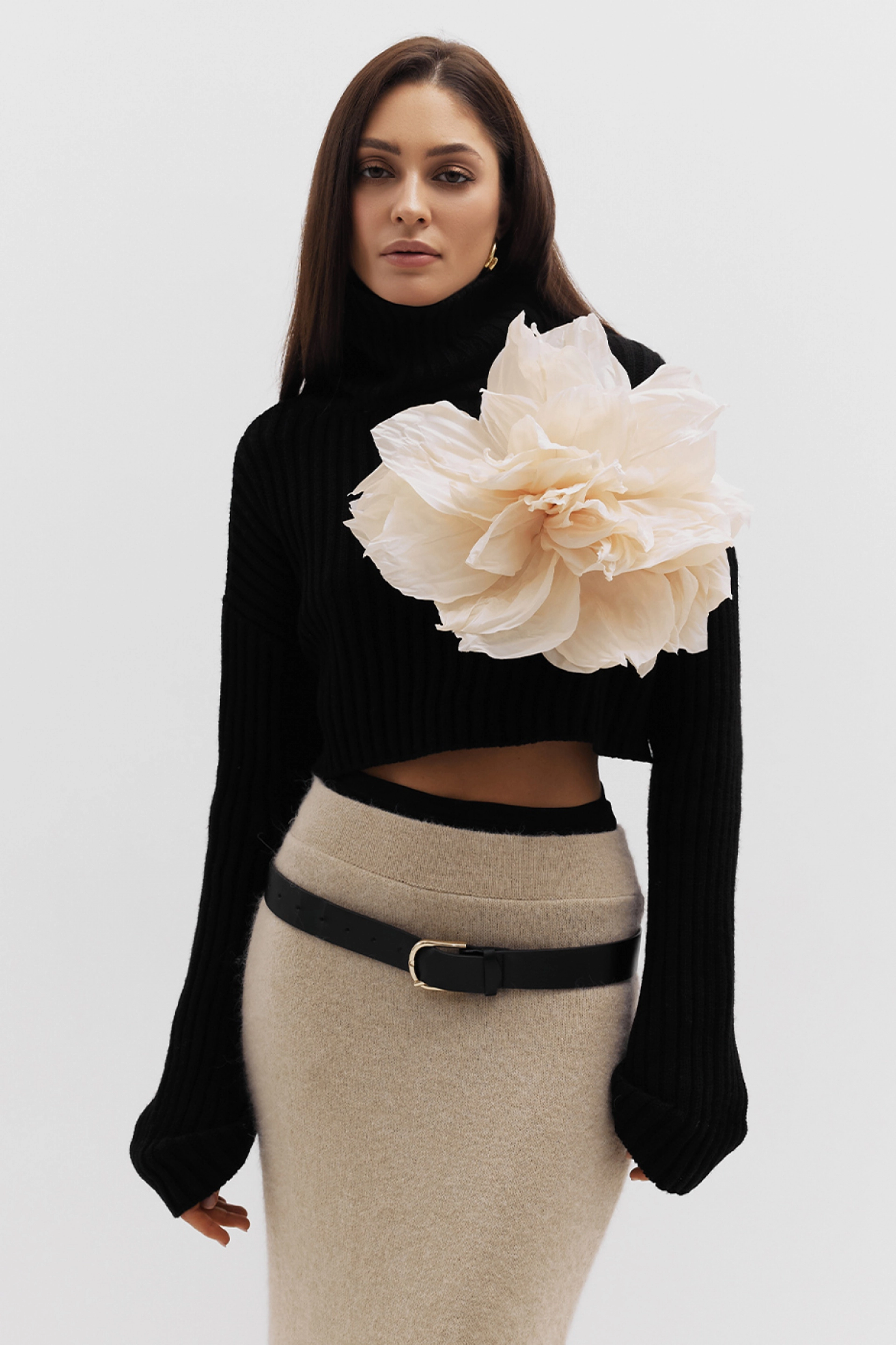 Брошь Pion, крем-брюле