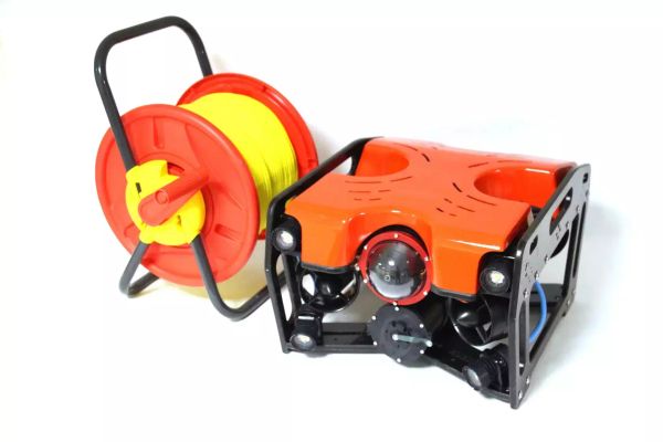 Подводный дрон 