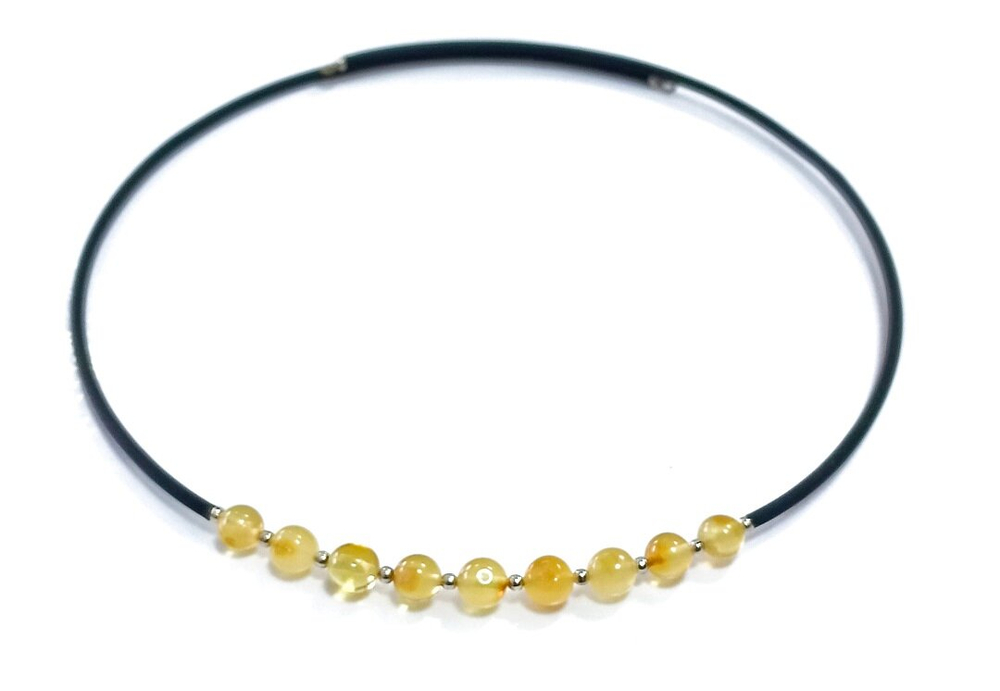 Чокер с янтарем