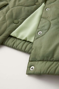 ZARA УКОРОЧЕННАЯ СТЕГАНАЯ КУРТКА, ХАКИ