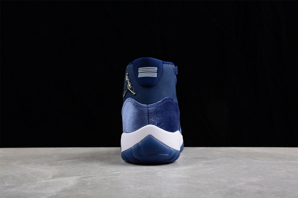 Jordan 11 Retro Midnight Navy