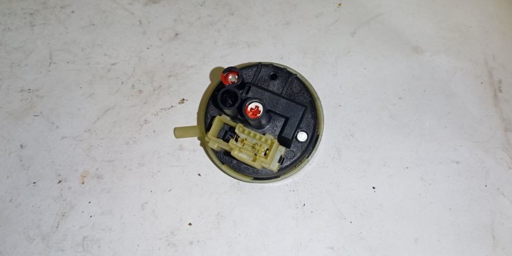 9 Датчик уровня (Прессостат) для посудомоечной машины Indesit C00278070 б/у