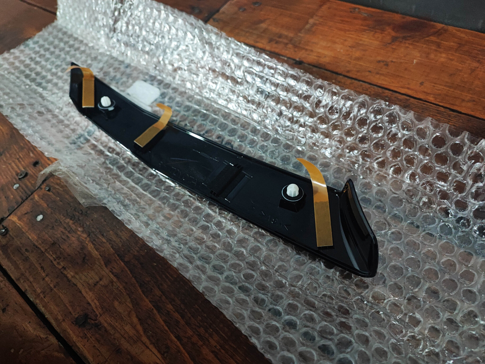 Накладка стойки задней правой RAV4 (XA50) Новая Оригинал 6279142030