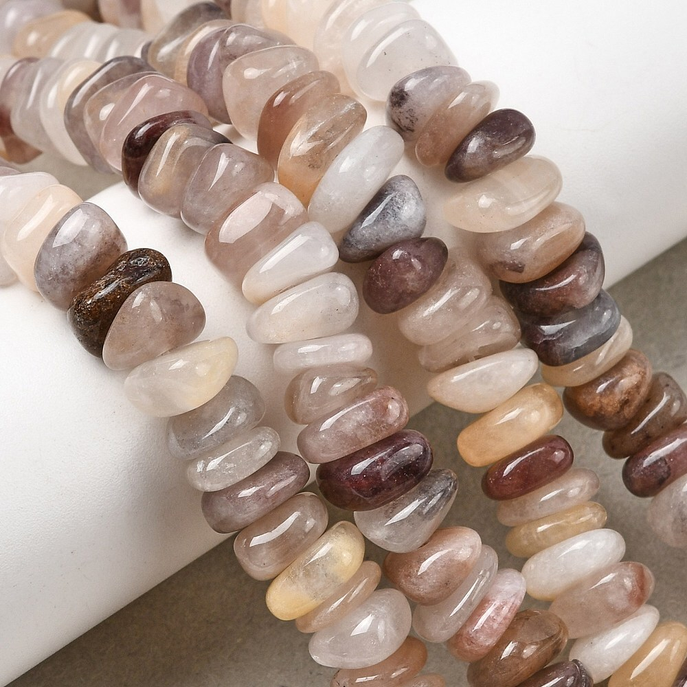 Нить бусин из тонированного кварца 9-10мм (галтовка)