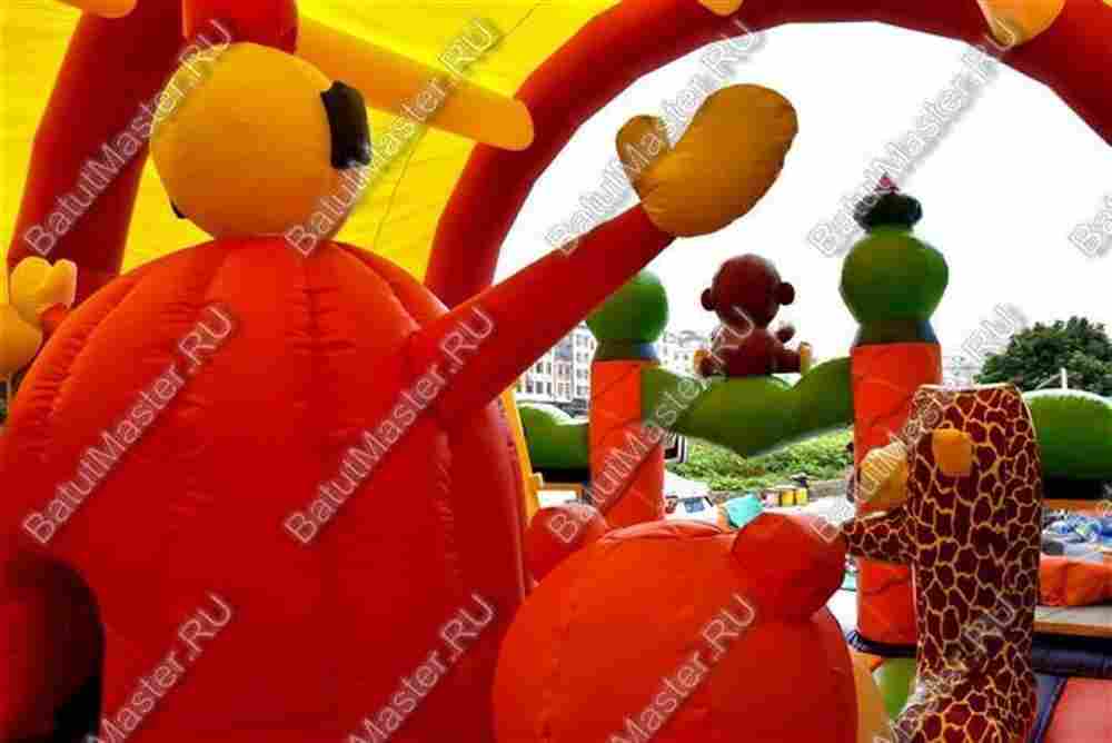 Надувной батут "Зверята с крышей 3" со скалодромом, 14*8*6 м