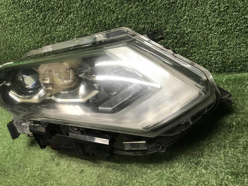 Битая Фара правая Nissan X-Trail T32 (17-22) LED