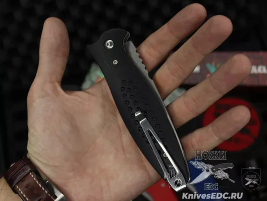 Складной нож Reptilian Вымпел c клинком из стали 9Cr18MoV, рукоять G10