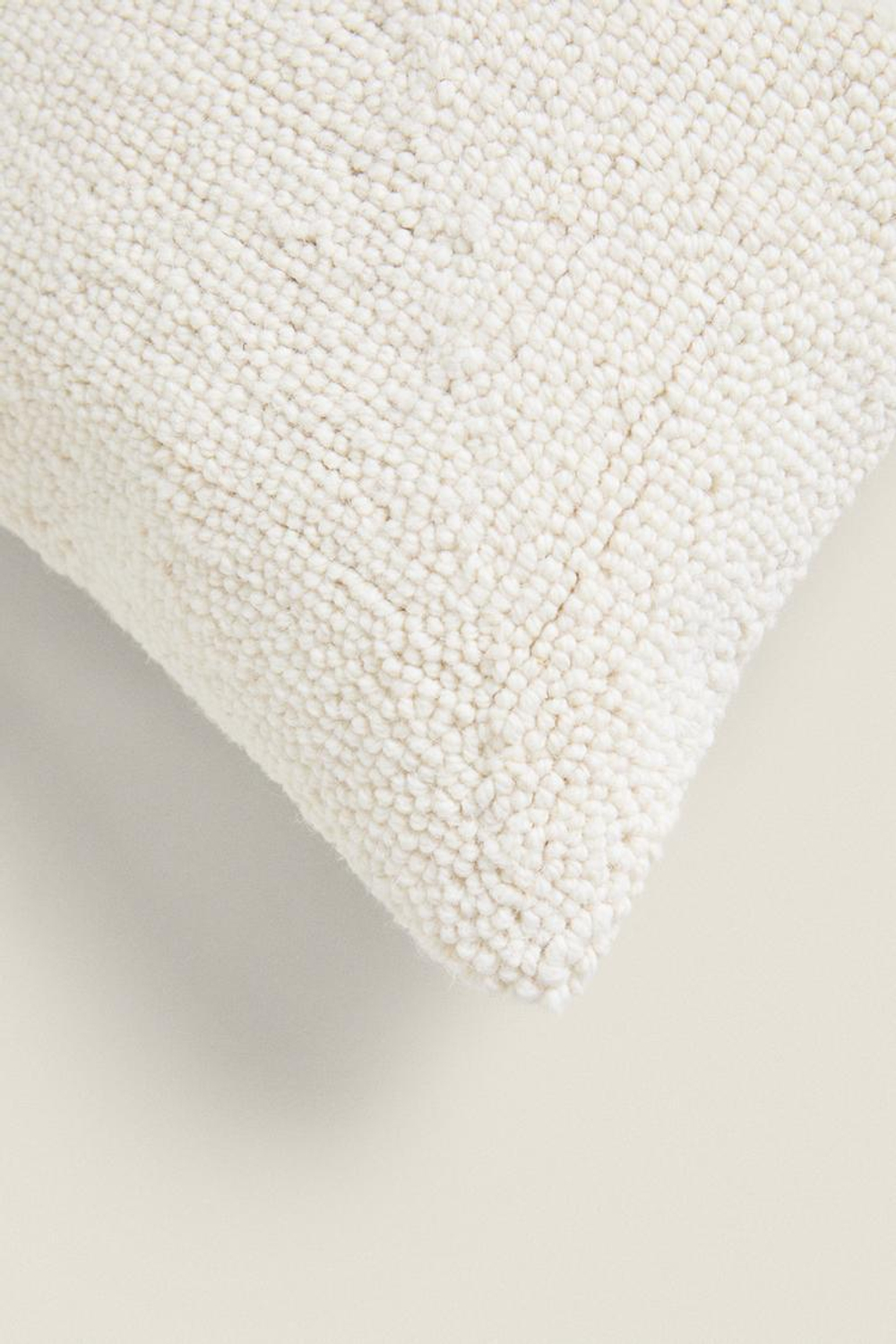 ZARA HOME ЧЕХОЛ ДЛЯ ДЕКОРАТИВНОЙ ПОДУШКИ С ВЫШИВКОЙ, ЭКРЮ