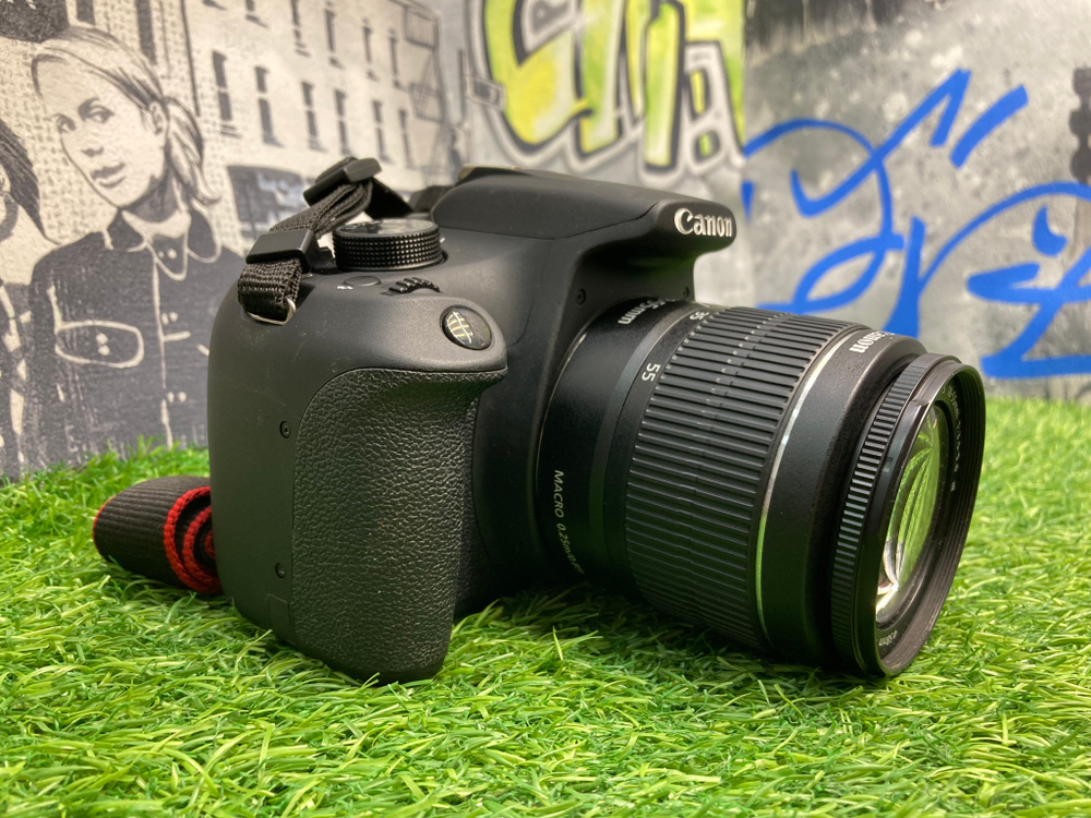 Canon 1200D kit 18-55mm 3.5-5.6 III 3.000 кадров
