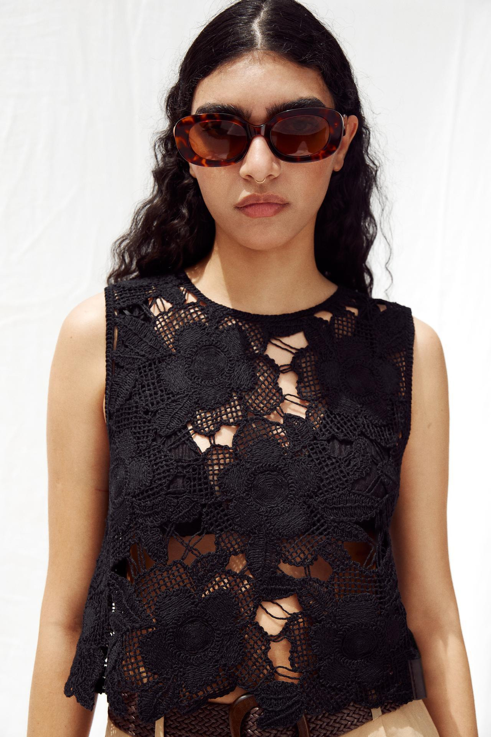 ZARA ТОП ИЗ КРУЖЕВА КРОШЕ С ЦВЕТОЧНЫМ УЗОРОМ, ЧЕРНЫЙ