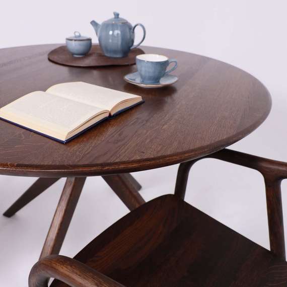 Стул Esse из массива дуба, покрытие венге