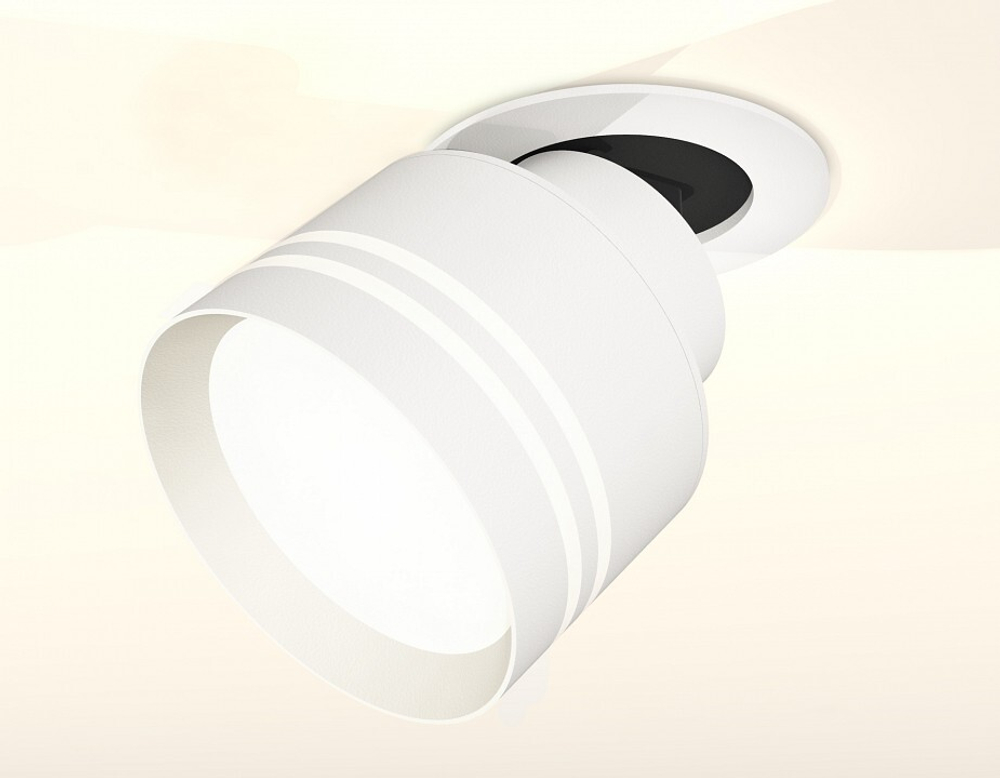 Встраиваемый светильник на штанге Ambrella Light XM XM8101526