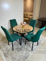 Круглый раздвижной стол "Лофт", дуб вотан и стулья "Бентли" изумруд