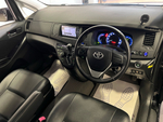 Toyota Isis, 2014 год
