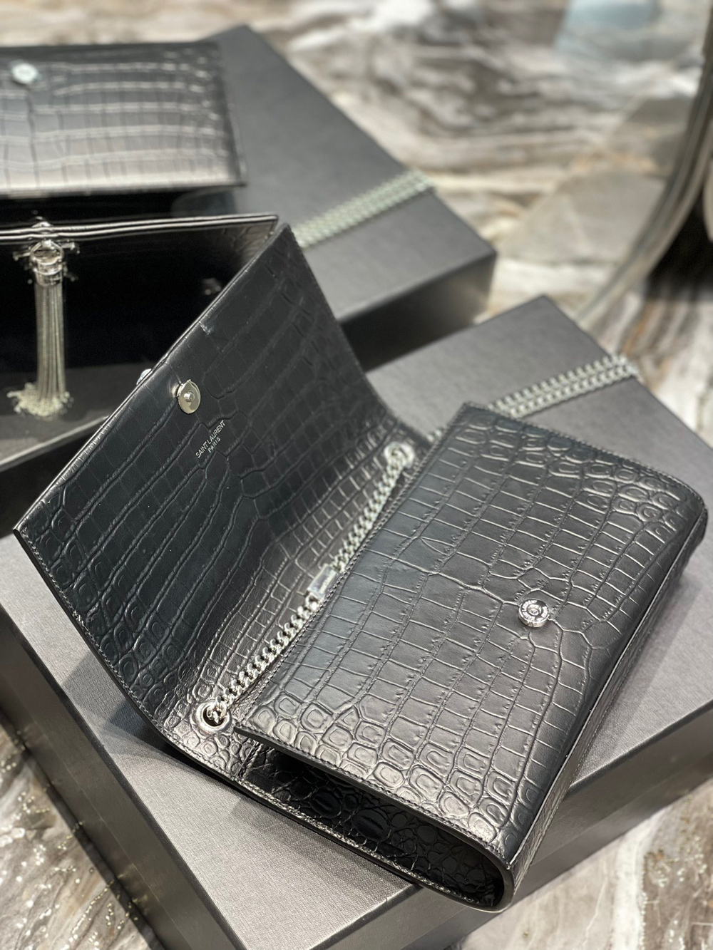 Saint Laurent Kate Medium Bag 24 cm
