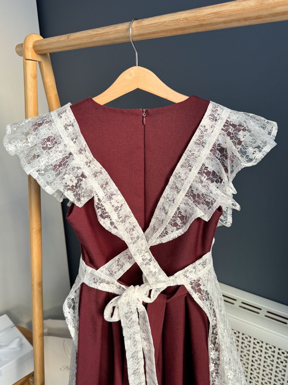 Новый кружевной школьный фартук Alisia Fiori, 152