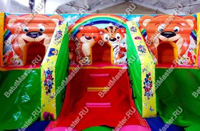 Коммерческий батут "В погоне за медведем",вход слева, 10*6,3*3 м
