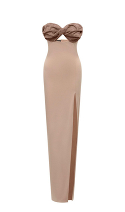 Вечернее платье с отделкой из кристаллов