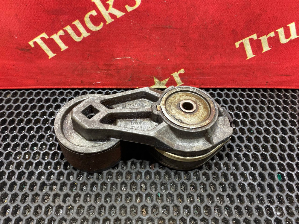 Ролик-натяжитель