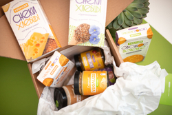 Набор продуктов APICO BOX №2 "VEGALIZE", подарочный набор из 8-ми продуктов питания, подарок на новый год