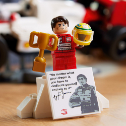 Конструктор LEGO Icons McLaren MP 103304/4 и Айртон Сенна — фото 11