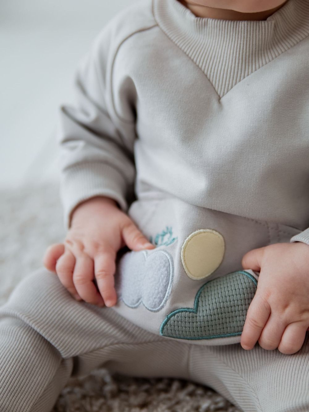 Свитшот облегченный "Жемчуг" с карманом-кенгуру 0+