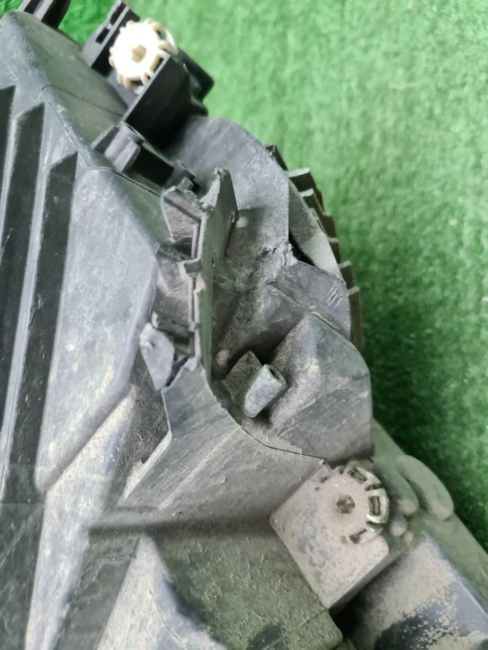 Битая Фара правая Mercedes GLC X253 (15-19) LED