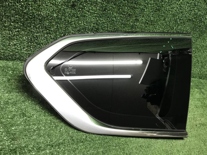 Форточка задняя правая Hyundai Santa Fe 4 TM 18-24