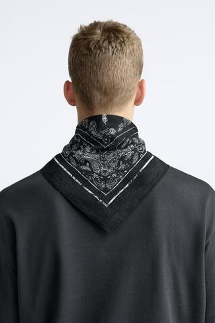 ZARA БАНДАНА С ПРИНТОМ ПЕЙСЛИ, ЧЕРНЫЙ