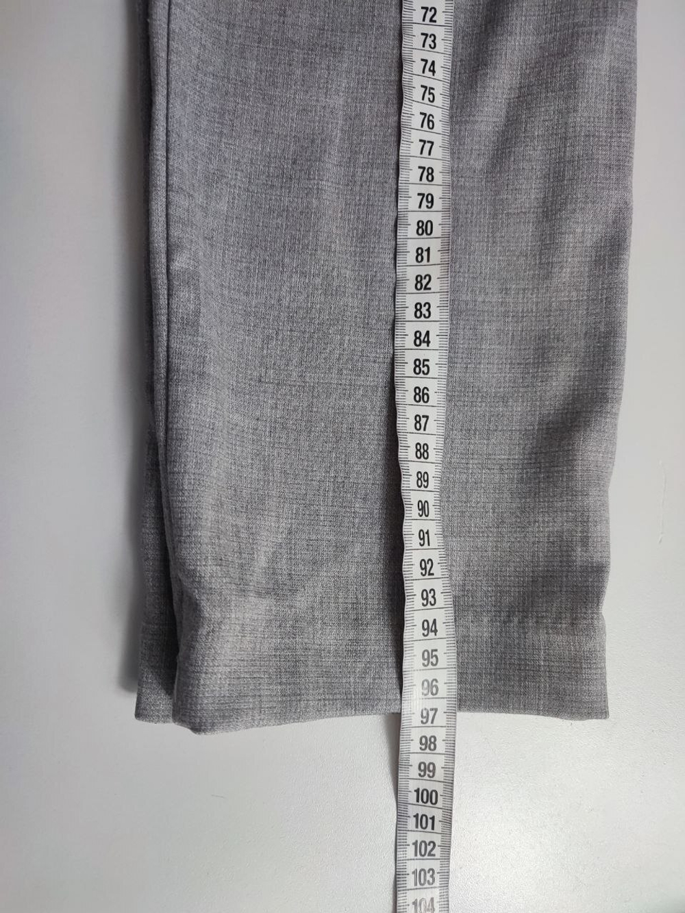 Брюки H&M с вискозой базовые 42 размер