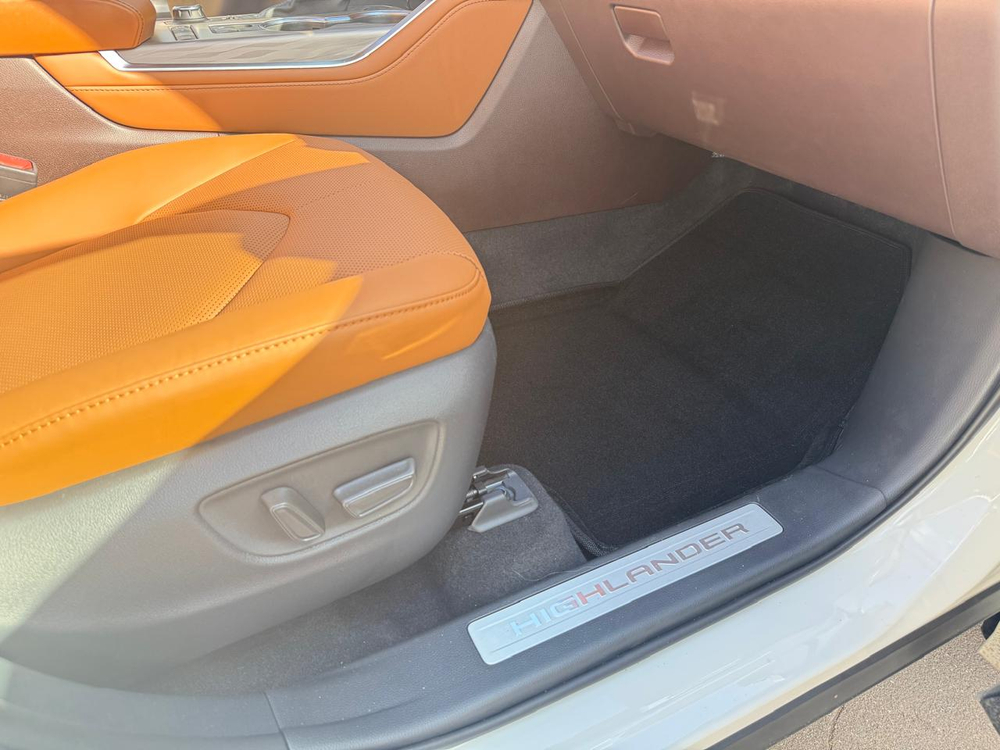 3D коврики для Toyota Highlander IV 2019-н.в. Seintex.96536