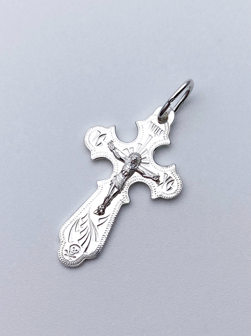 Крест из серебра/С алмазной огранкой