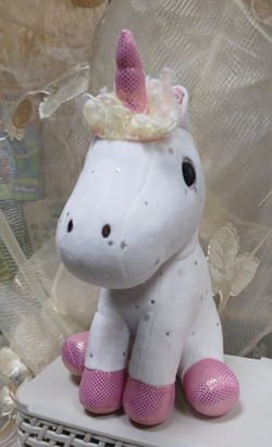 Единорог белый, 26 см, сидит