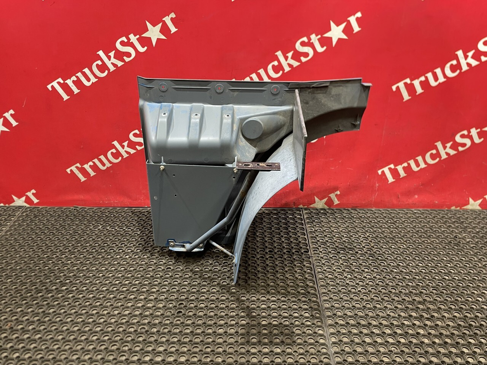 Корпус подножек правый