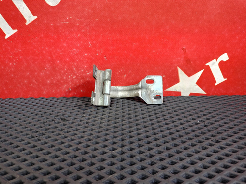 Петля крышки инструментального ящика