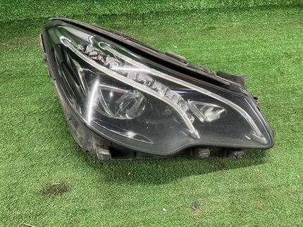 Фара правая Mercedes E C207 (2013-2016) LED