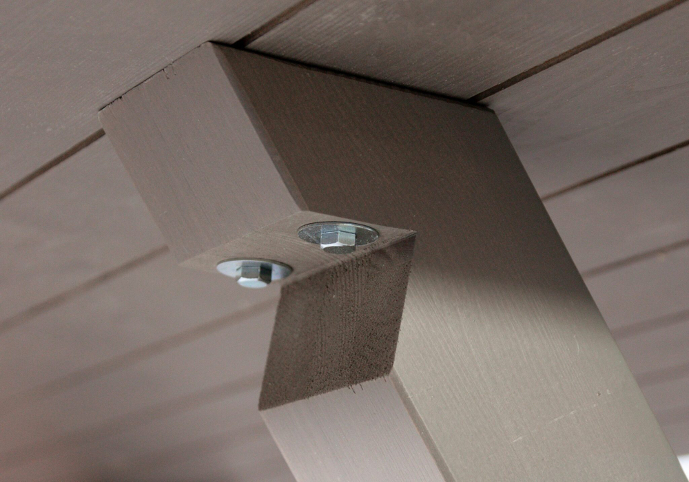 Стол обеденный