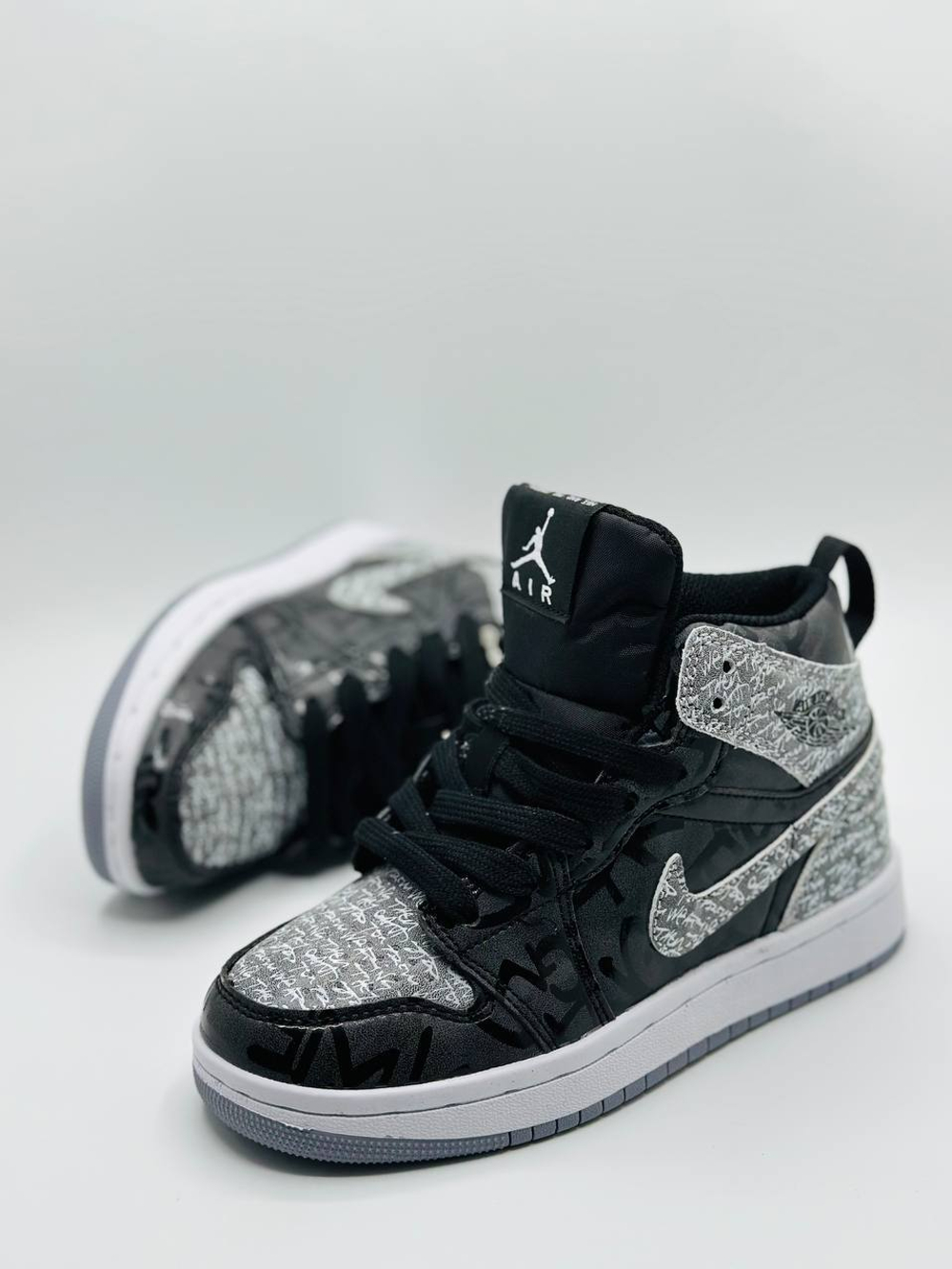 Детские кроссовки Nike Jordan One