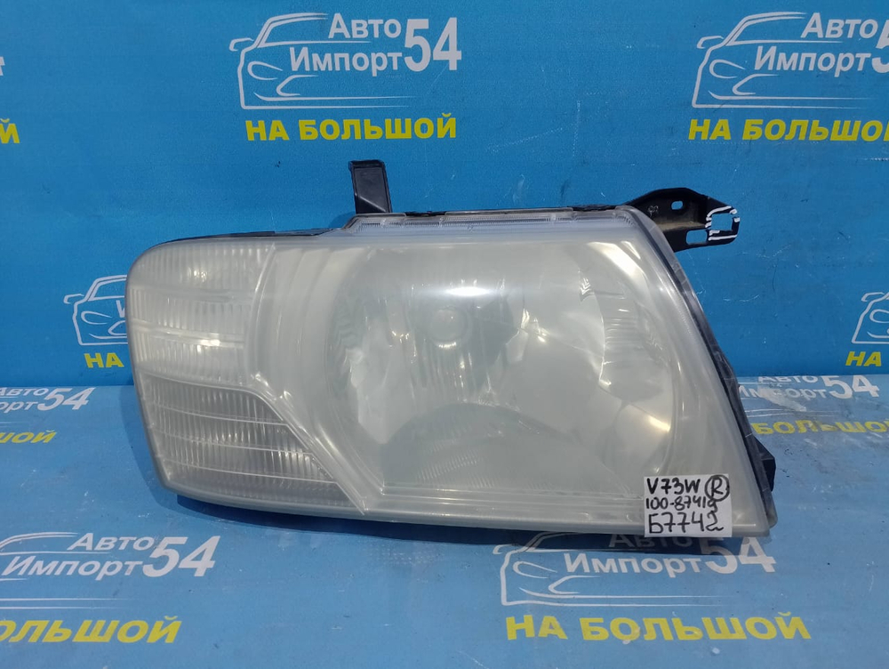 Фара передняя правая MITSUBISHI PAJERO 2002-2006