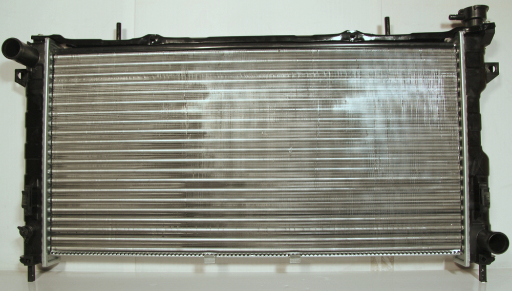 Радиатор охлаждения Chrysler Town & Country 4