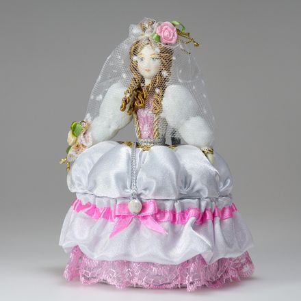 Кукла-шкатулка с ложементом Невеста