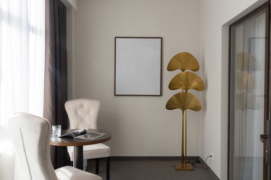 K2KM1125F-3 Торшер металлич."Гинкго" латунь L55*W26*H183